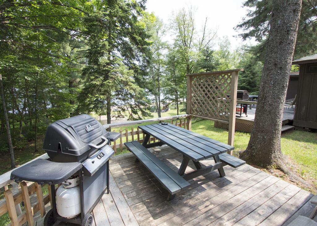 The Pines Cottage Resort Oxtongue Lake Ngoại thất bức ảnh