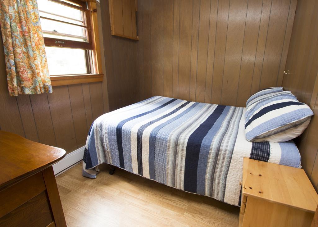 The Pines Cottage Resort Oxtongue Lake Ngoại thất bức ảnh