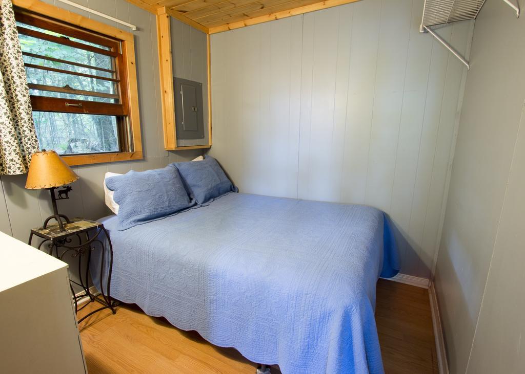 The Pines Cottage Resort Oxtongue Lake Ngoại thất bức ảnh