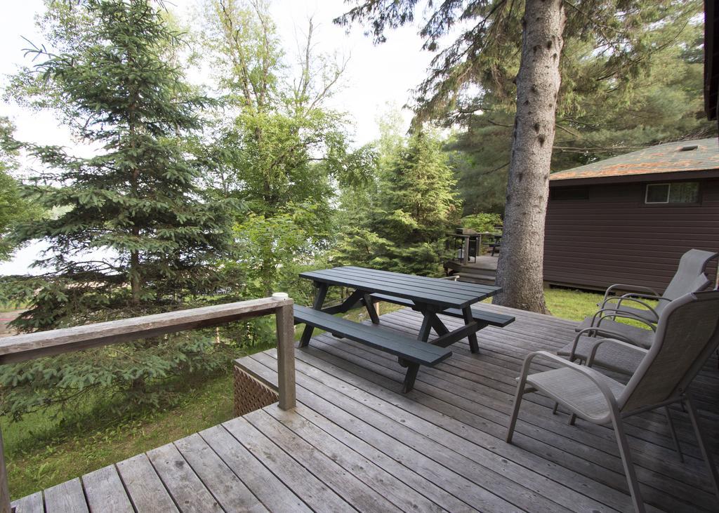 The Pines Cottage Resort Oxtongue Lake Ngoại thất bức ảnh