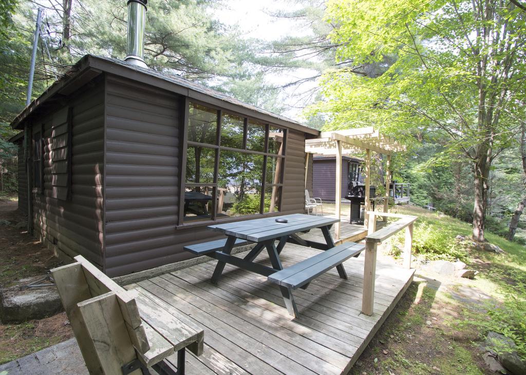 The Pines Cottage Resort Oxtongue Lake Ngoại thất bức ảnh
