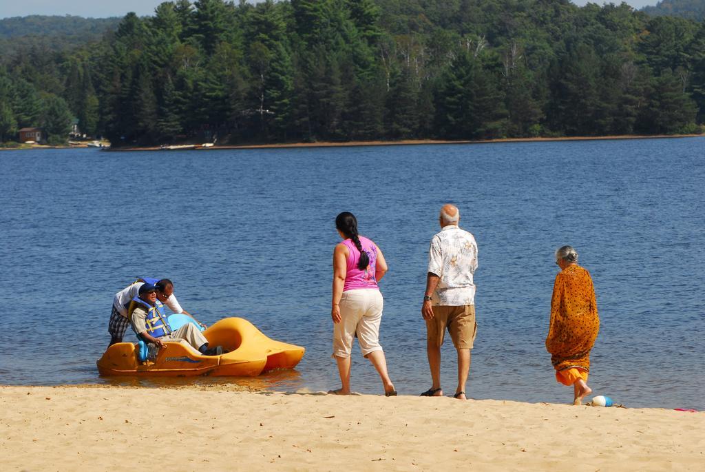 The Pines Cottage Resort Oxtongue Lake Ngoại thất bức ảnh